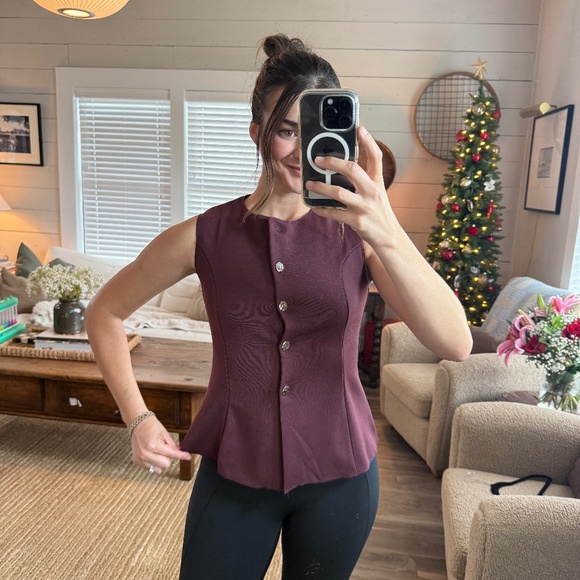 H&M Burgundy Peplum Vest Top - Picture 4 of 4